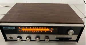 lot 174 image: Vintage KLH Model Fifty AMFM Stereo Receiver System