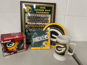lot 178 image: 5pc. GREEN BAY PACKERS Sports Memorabilia