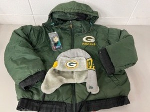 lot 179 image: Green Bay Packer Mens Jacket, Hat & Watch