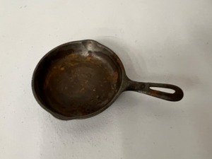 lot 188 image: Vintage 6 Cast Iron Skillet WAGNER Ware