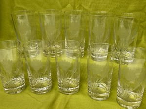 lot 76 image: 10 Tall Glasses wEtched Flowers