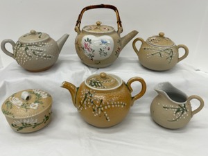 lot 80 image: Japanese Meiji Period Shark Skin Moriage Tea Set