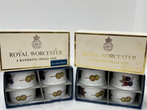 lot 217 image: 2 Sets of ROYAL WORCESTER Ramekins Olive Pattern