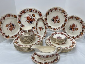 lot 224 image: Vintage ROYAL CAULDON  Majestic  Set of Dishes 41 Pieces