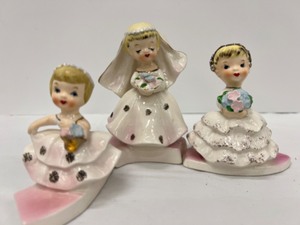 lot 225 image: Vintage LEFTON Bridal Procession - 3 Figurines - Complete Set