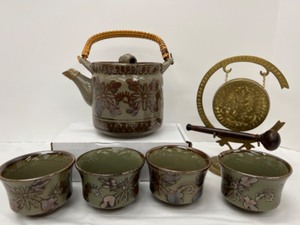lot 231 image: Vintage MCM Asian Tea Set and Tea Time Gong