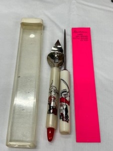 lot 239 image: Vintage 50s Comic Advertising Tools Salesman Samples in packaging