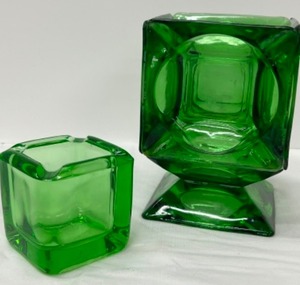 lot 248 image: Vintage MCM Ashtray Art Glass Cube Modular