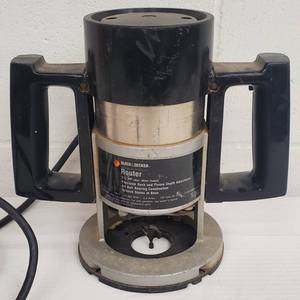 lot 285 image: Black & Decker 1-14 Router & Bits
