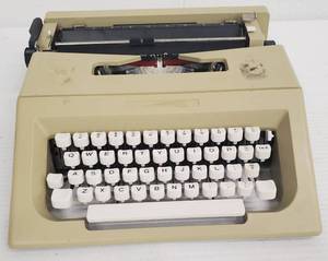 lot 305 image: Vintage 70s OLIVETTI Lettera 25 Typewriter