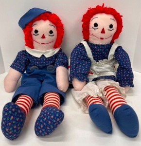 lot 261 image: Vintage Raggedy Ann and Andy