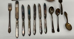 lot 265 image: Vintage Silver Plated Serving Utensils  Flatware