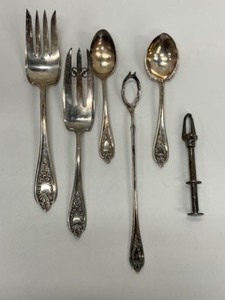 lot 266 image: Vintage Silver Plated Condiment Utensils