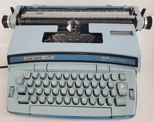 lot 321 image: Vintage SMITH CORONA Coronet Super 12 Typewriter