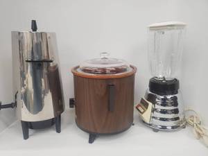 lot 399 image: Vintage Kitchen Small Appliances