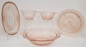 lot 407 image: Vintage Collection of 5 Depression Pink Glass Serving Pieces 