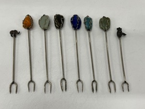 lot 432 image: Sterling Silver Appetizer Hor Doeuvre Forks Picks Lot of 8