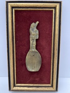 lot 446 image: Antique 1910 Scottish Bag Piper on His Barrel Collectible Brass Spoon