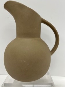 lot 458 image: Vintage MCM Mid Century Hartstone Pitcher - Matt Finish Rustic Decor Signed Stoneware