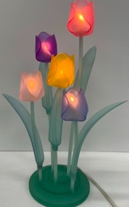 lot 470 image: Vintage Acrylic Tulip Lamp Light Multiple Flowers