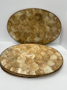 lot 335 image: 8 Vintage Lusterware Shell Placemats