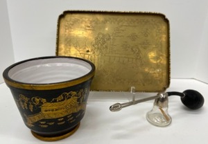lot 339 image: Vintage Asian Gold Tray, Italian Pot and Atomizer