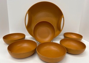 lot 346 image: 7 Mid Century ELLINGERS Salad Bowl Set