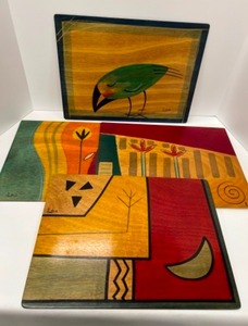 lot 6 image: Vintage Kakadu Wood Placemats