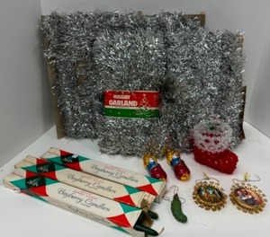 lot 358 image: Vintage Christmas Tinsel, Candles and More