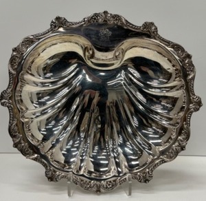 lot 364 image: Silver Plate POOLE Old English EPC Shell Serving Dish #5013