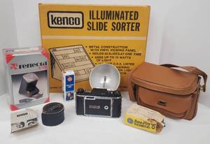 lot 498 image: Vintage Foldex Camera & Projector Slide Displays