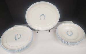 lot 501 image: Vintage Steubenville MONTICELLO Blue Wreath Dinnerware