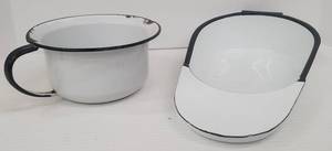 lot 567 image: Antique Enamelware Medical Bedpan & Handled Pot