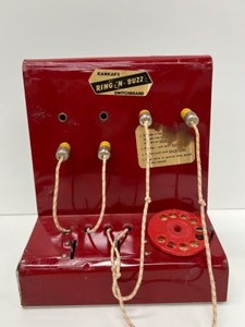 lot 526 image: Vintage 40s Kamkaps Ring-n-Buzz Telephone Phone Switchboard Tin Childs Toy Collectible
