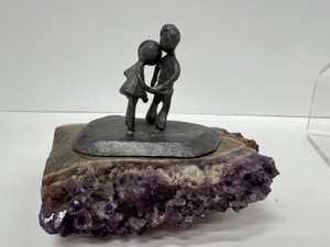 lot 530 image: Pewter People Signed Hunter Sculpture Mounted on an Amythest Slab