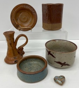 lot 542 image: Collection of Studio Pottery Trinket Dishes, Candlestick Holder, Spoon Rest, Pencil Holder & More