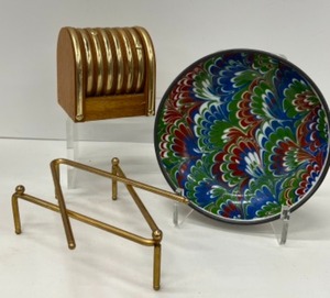 lot 543 image: Vintage Colorful Marbled Porcelain Bowl by Neiman Marcus, MCM Brass Geometric Trivot & More
