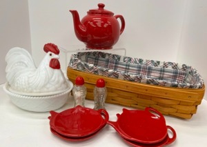 lot 516 image: Longaberger Bread Basket, Red Tea Pot, Vintage Salt Shakers & Chicken Trinket Box
