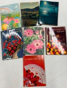 lot 612 image: Vintage HALLMARK Occasion Booklets Gift Cards Lot of 7