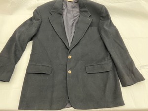 lot 652 image: Vintage Bill Blass Mens Cashmere Blazer for Dayton Hudson
