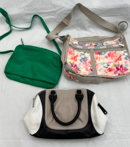 lot 663 image: Lot of Ladies Purses LeSportsac, Leather Audre Brooke & Green Leather Debra Lynne