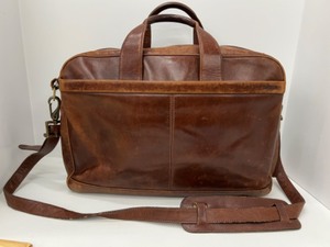 lot 668 image: HARTTMAN Leather Soft sided Briefcase Bag with Shoulder Strap