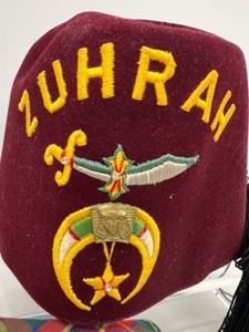 lot 694 image: Vintage  MASONS Embroidered Hat & Boy Scout Lot