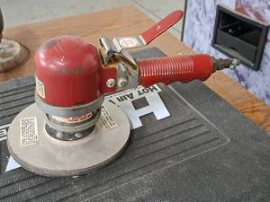 lot 905 image: DAQ Air Disc Sander