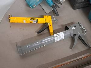 lot 922 image: Lot of (2) Caulk Guns