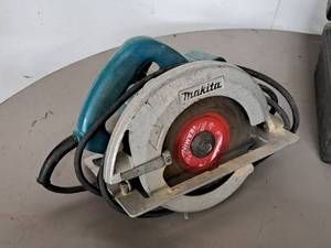 lot 903 image: Makita 7-14 Circular Saw 5007F