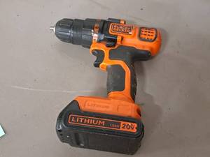 lot 901 image: Black & Decker 10mm 20V Drill with Battery