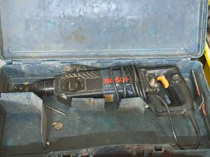 lot 895 image: Bosch Roto-Hammer Bulldog Hammer Drill 11224VSR