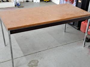 lot 926 image: 60 Office Table