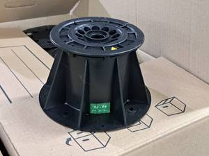 lot 929 image: Lot of (24) Elmich VersiJack 117-201mm Polypropylene Raised Floor Pedestal VJ-F4